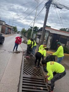 Gobierno de Bahía de Banderas refuerza la limpieza de bocas de tormenta para prevenir encharcamientos